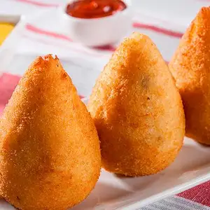 Coxinha com Requeijão